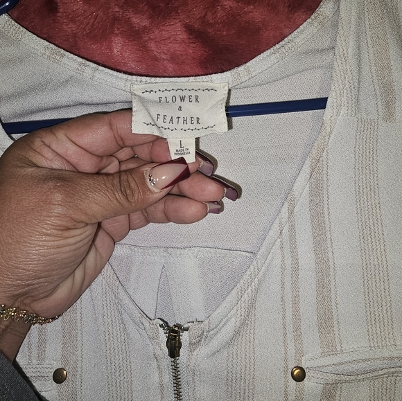 ⚡️Striped White Blouse with Zipper - Picture 3 of 4